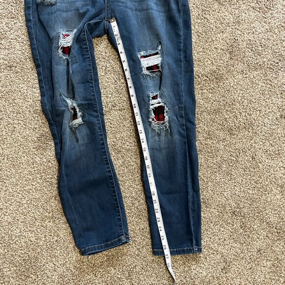 JUDY BLUE Buffalo Plaid Patch Distressed Skinny Jeans Size 32 - Picture 9 of 11